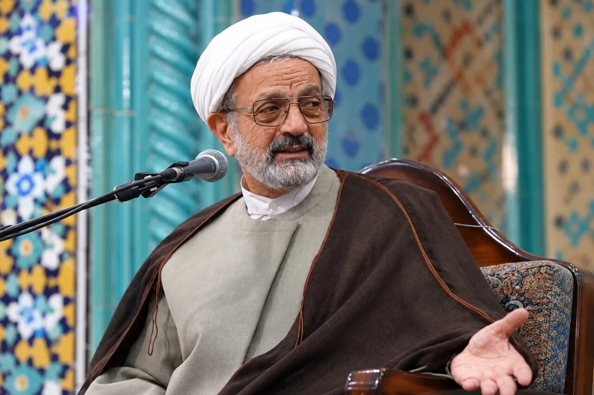 کمال انسان در گرو ارتباط با خدا، خانواده و جامعه است