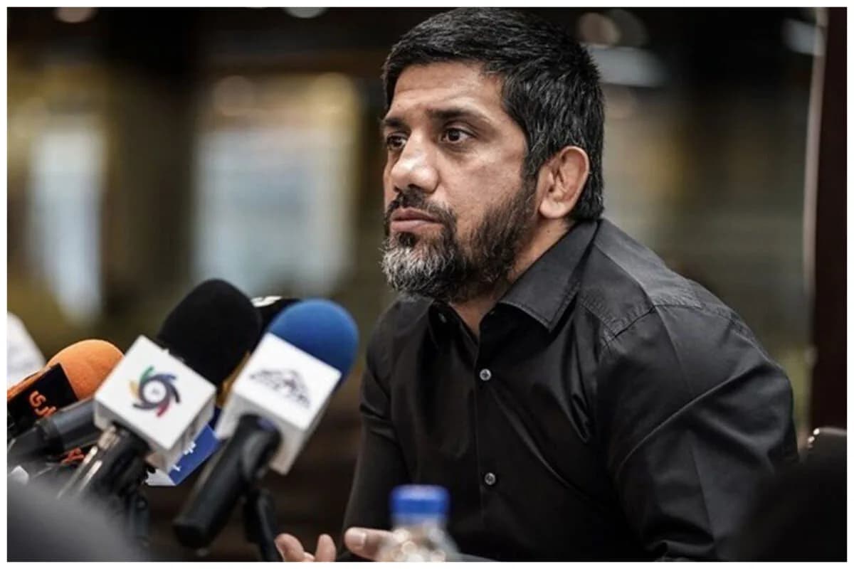 پاسخ طوفانی دبیر به فدراسیون فوتبال؛‌ با تک‌تک شما کار دارم | با یک کشتی‌گیر در نیفتید
