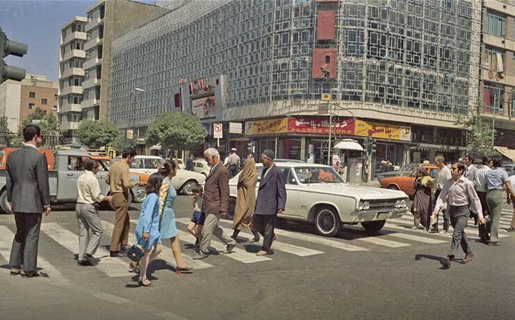 تهران، شهر هزار رنگ و هزار چهره؛ پایتختی که هر گوشه‌اش یک داستان دارد - چیدانه